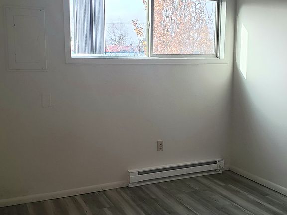5th image of 5929 N Lombard St APT 5