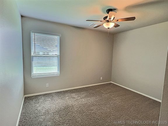 4th image of 14143 N 73rd Ave E