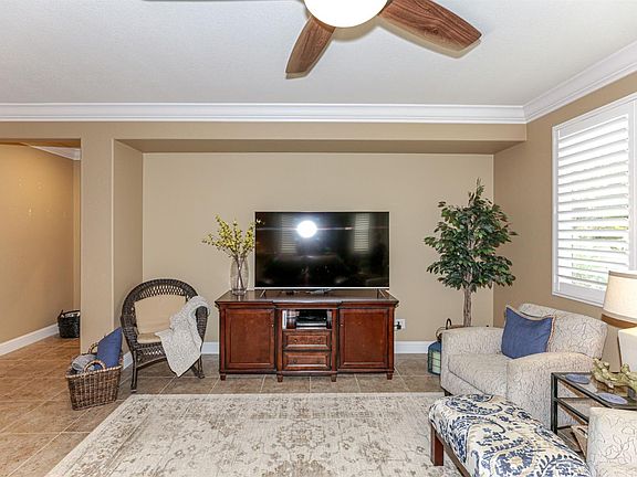 3rd image of 2557 Shadow Berry Dr