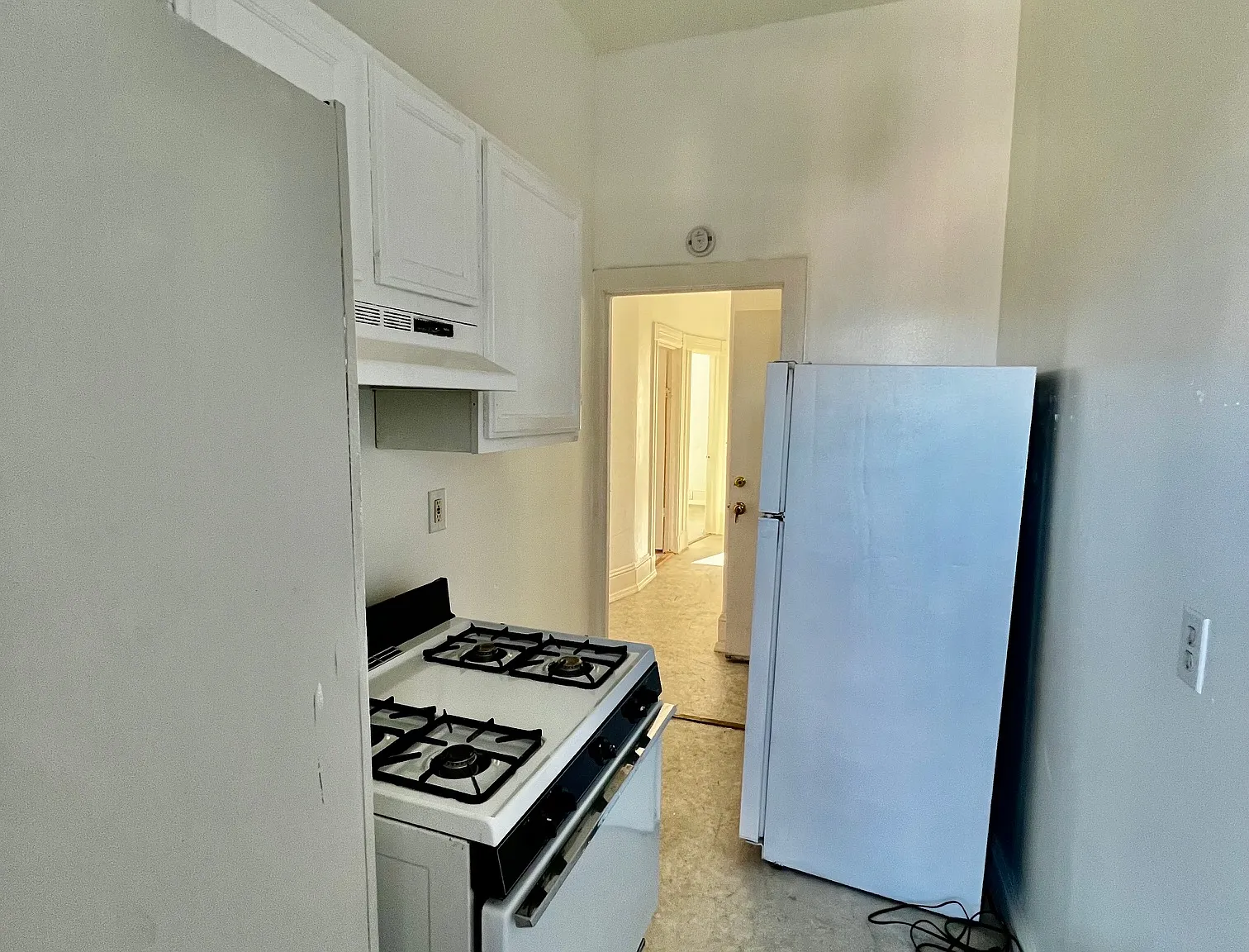 3 bed, $2,100 — Photo 3