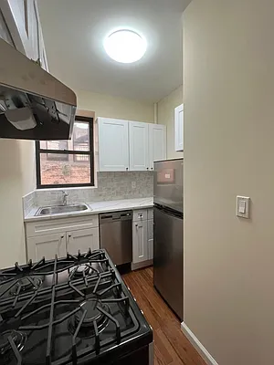 Rented by Compass | media 7