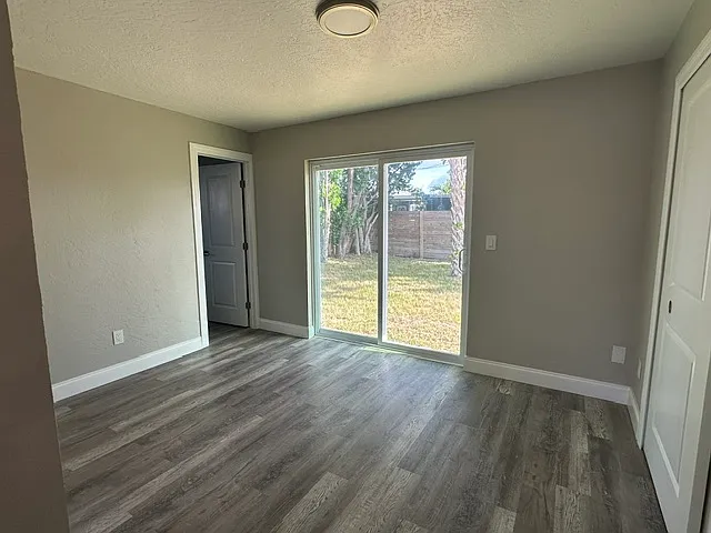 11525 81st Pl — Photo 3