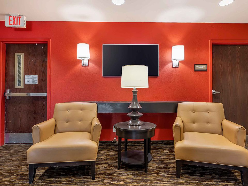 Lobby and Guest Check-in