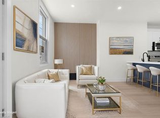 215 Ray St N, Hamilton, ON L8R 2Y3