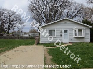 105 E Beverly Ave, Pontiac, MI 48340