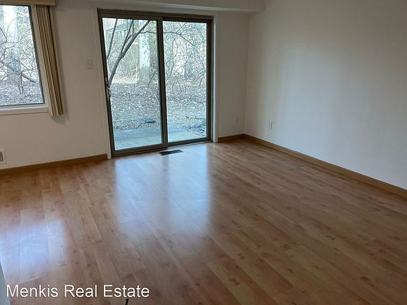 4th image of 10500 Weymouth St APT 3