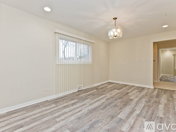 3rd image of 2625 W Pratt Blvd #1F