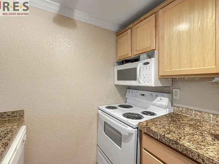 1125 N Washington St #502 — Photo 3