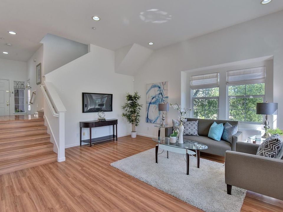 1st image of 344 Tower Hill Ave