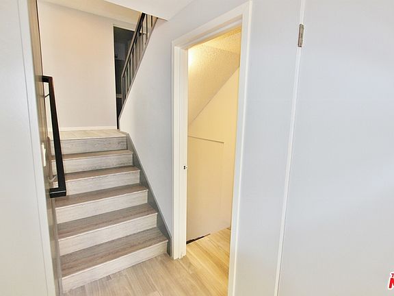 4th image of 4707 La Villa Mari Unit D