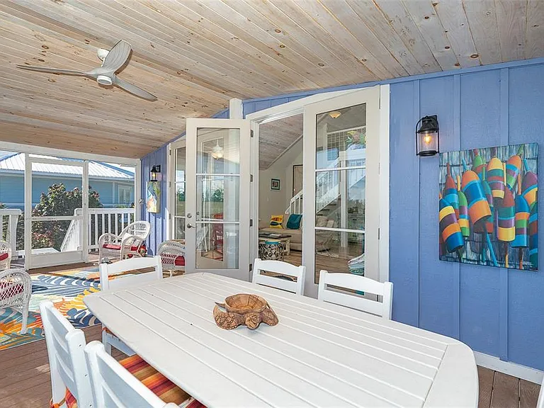 210 Bocilla Dr — Photo 11