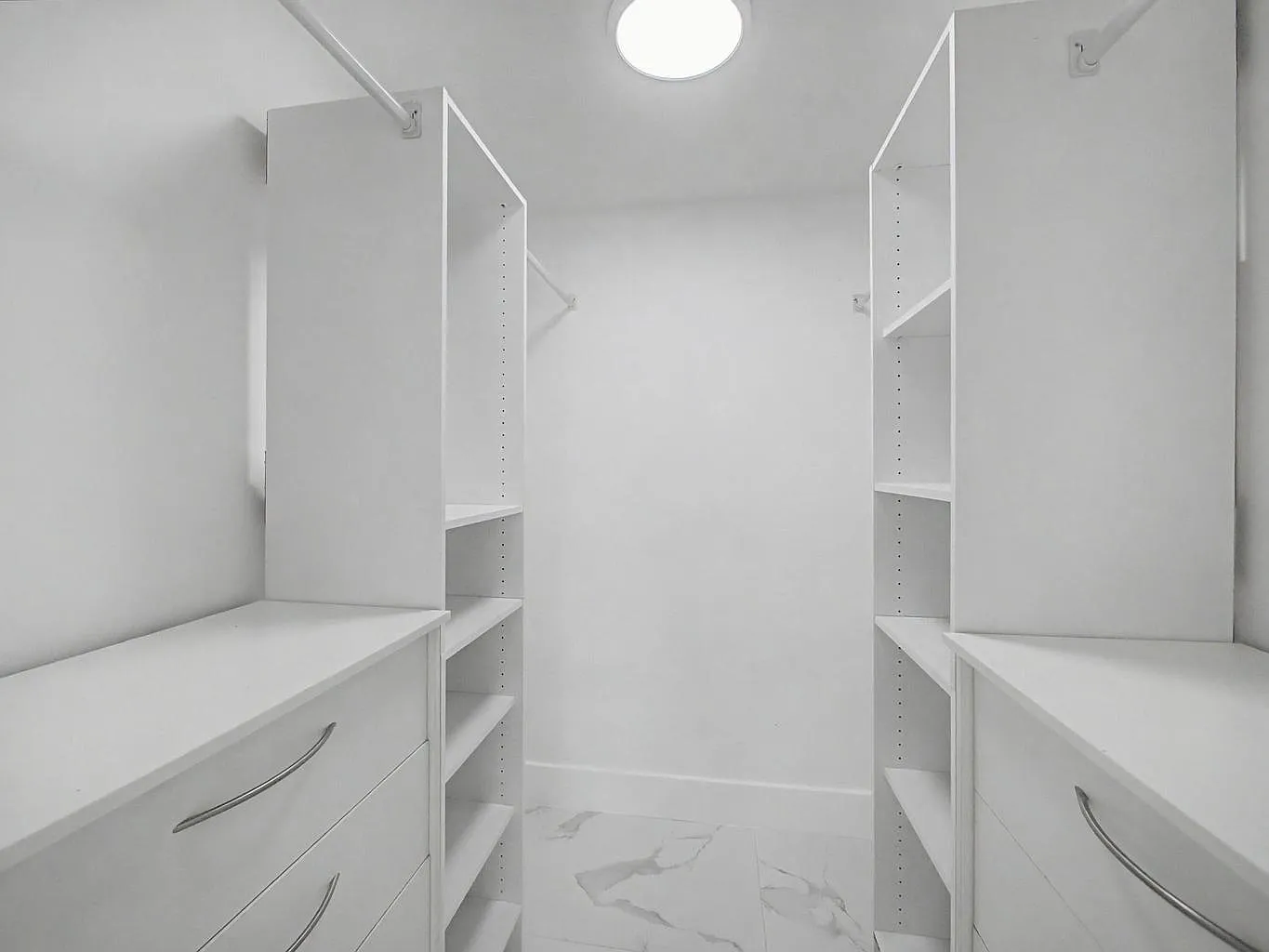 3 bed, 1318 sqft, $3,399 — Photo 1