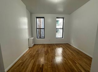 332 W 37th St #1RE, New York, NY 10018
