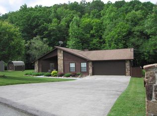 111 Graceland Dr, Oak Ridge, TN 37830