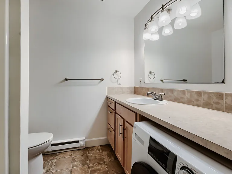 8065 N Ivanhoe St #1 — Photo 10
