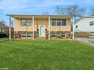 2528 Linden Ave, Waukegan, IL 60087