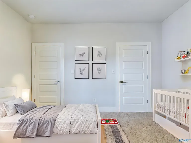 124 Little Britain St — Photo 15