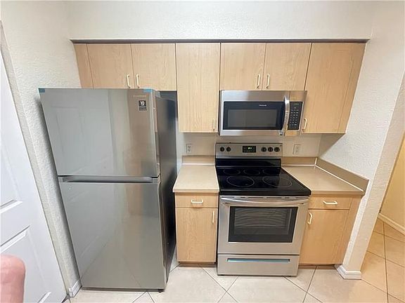 4th image of 2109 Belmont Ln #2109
