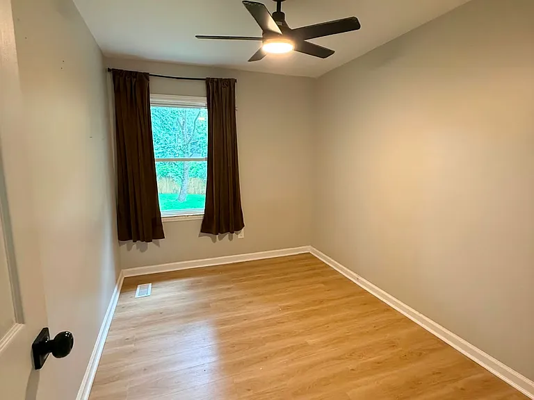 4308 Welling Ave — Photo 10