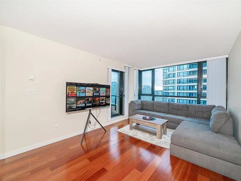 909 Mainland St #2105 — Photo 12