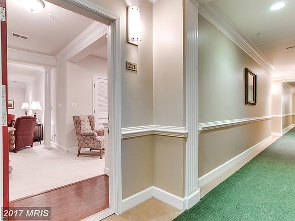 3rd image of 7065 Heritage Hunt Dr APT 211