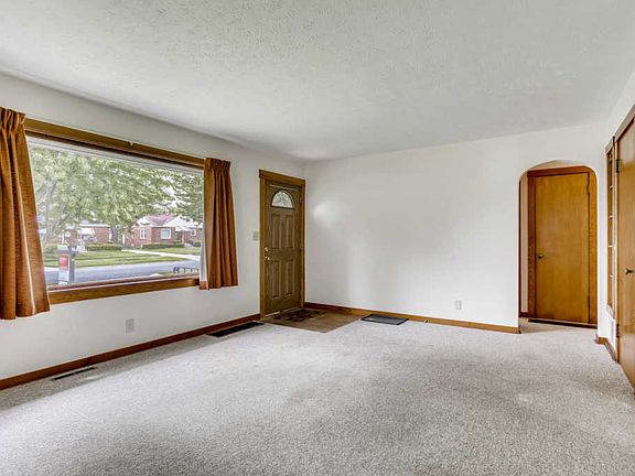 3rd image of 432 S Fordham Ave