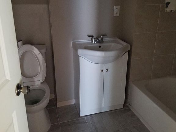 2nd image of 2128 10th St #2