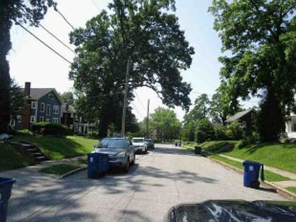 Exterior Neighborhood (street photo)