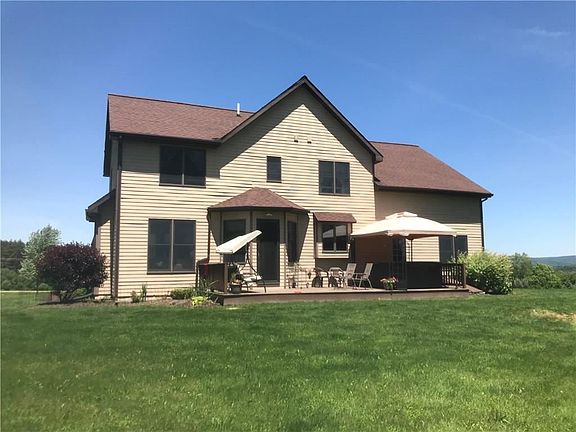 2nd image of 3851 Huntington Ter
