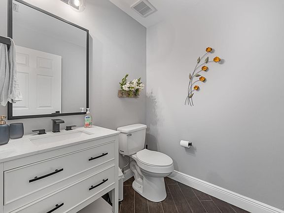 3rd image of 11771 Saint Andrews Pl APT 101