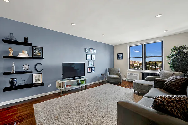 Sold by REMAX Elite | media 1