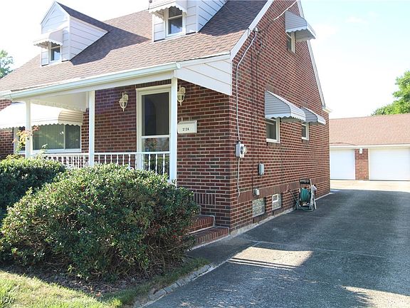 3rd image of 2124 W Manor Ave