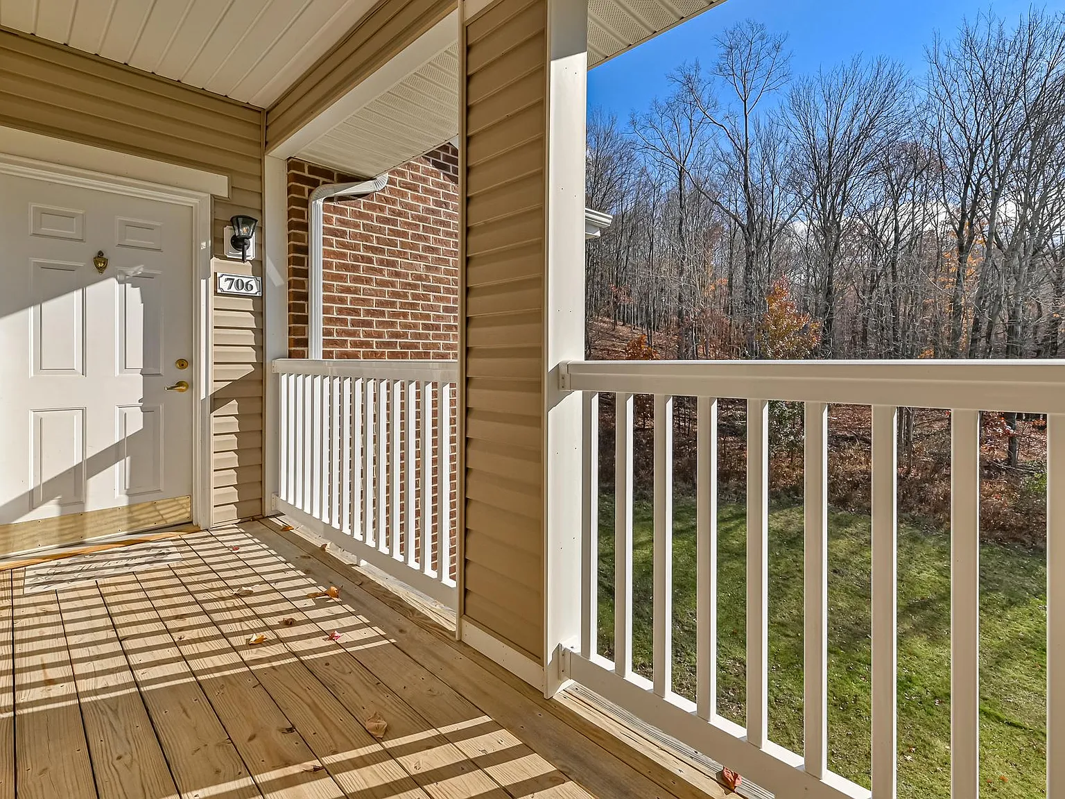 3 bed, 1343 sqft, $2,050 — Photo 3