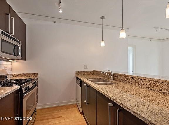 4th image of 1570 Elmwood Ave Unit 710