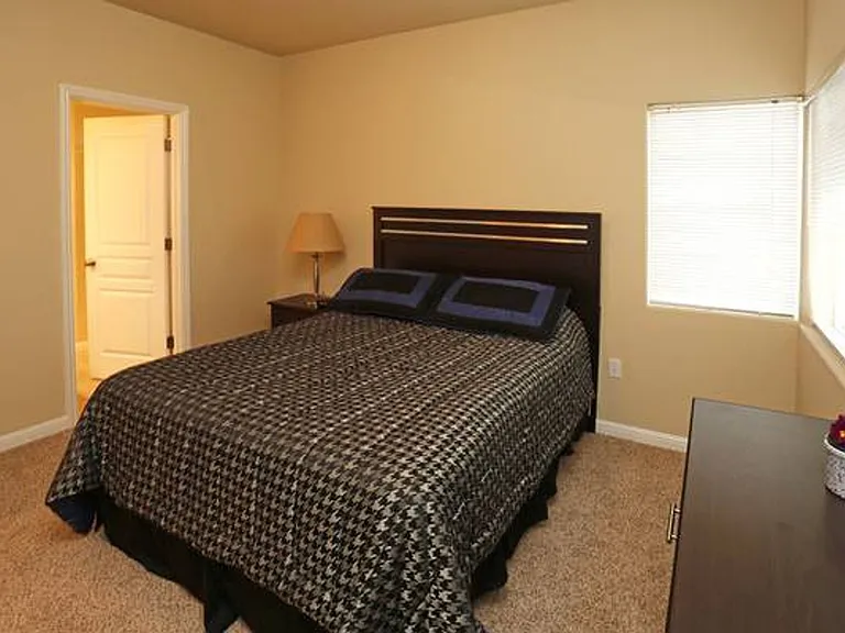 #144 TABOR POINTE APARTMENTS — Photo 21
