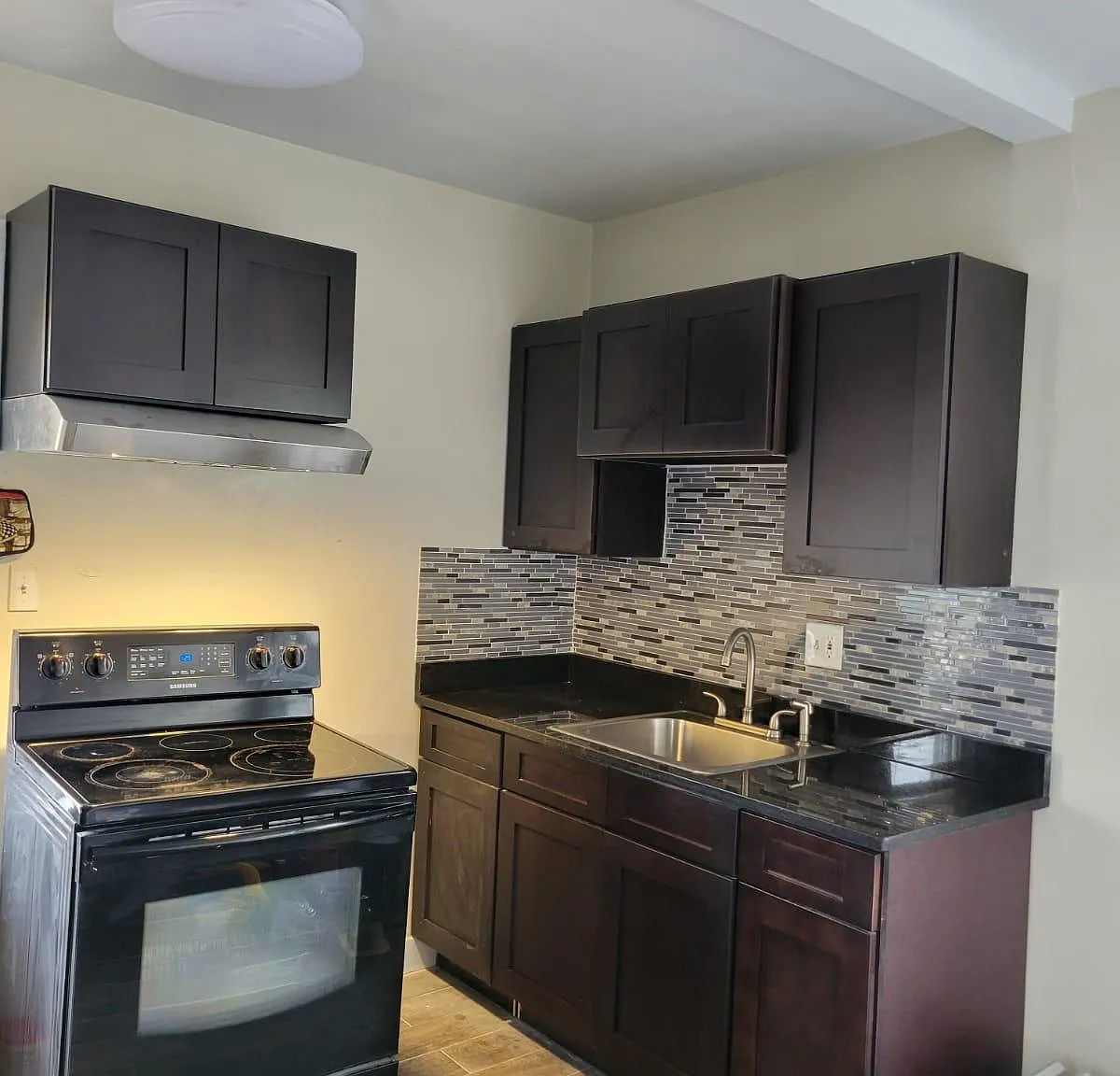 1 bed, 1000 sqft, $890 — Photo 1