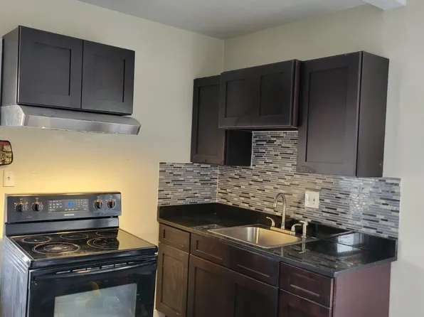 7429 Theisen St #2R, Dearborn, MI 48126