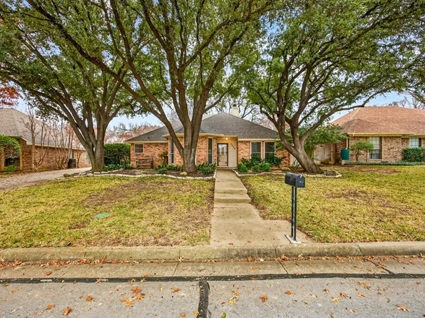 5528 Oak Branch Dr, Arlington, TX 76016