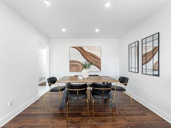 3rd image of 36 Jellicoe Cres