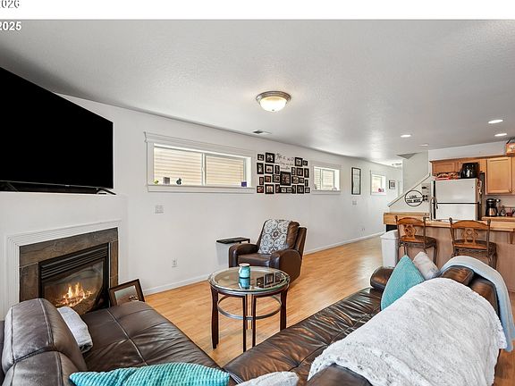 4th image of 12631 SE Division St Unit B