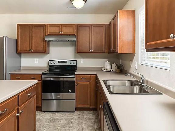 2nd image of 4681 Quaker Hill Ct SE