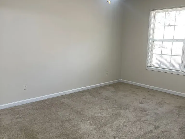 162 Alton Cir — Photo 10
