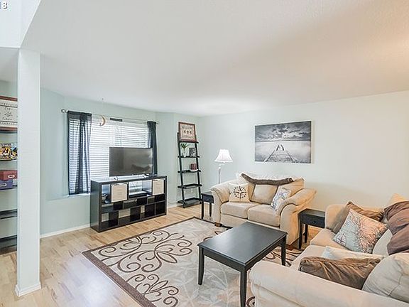 5th image of 7509 NE Vancouver Mall Dr