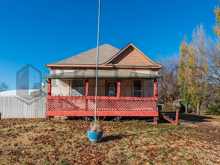 215 N King St — Photo 1