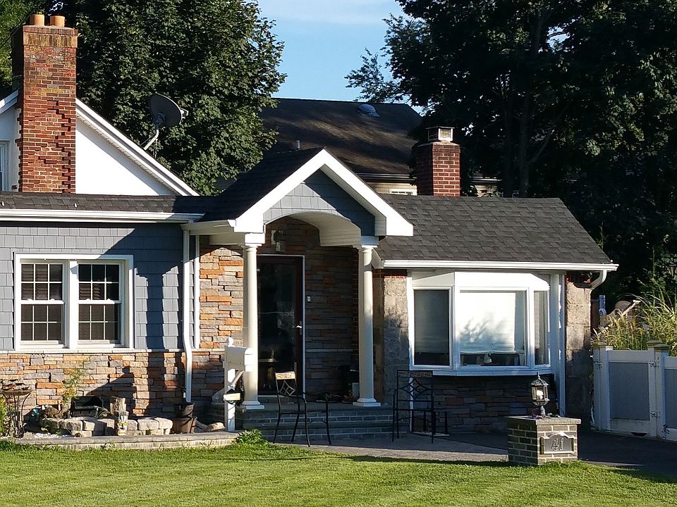 2nd image of 41 Floral Dr W