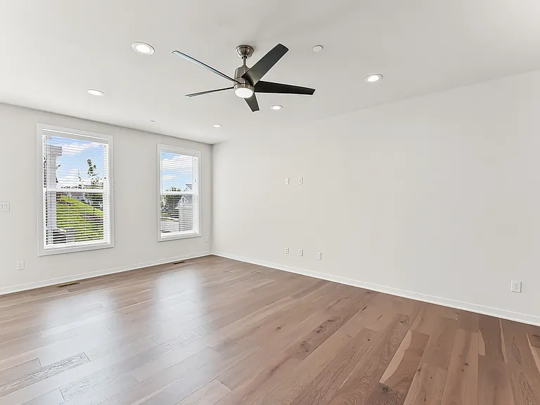 178 Kennedy Dr — Photo 8