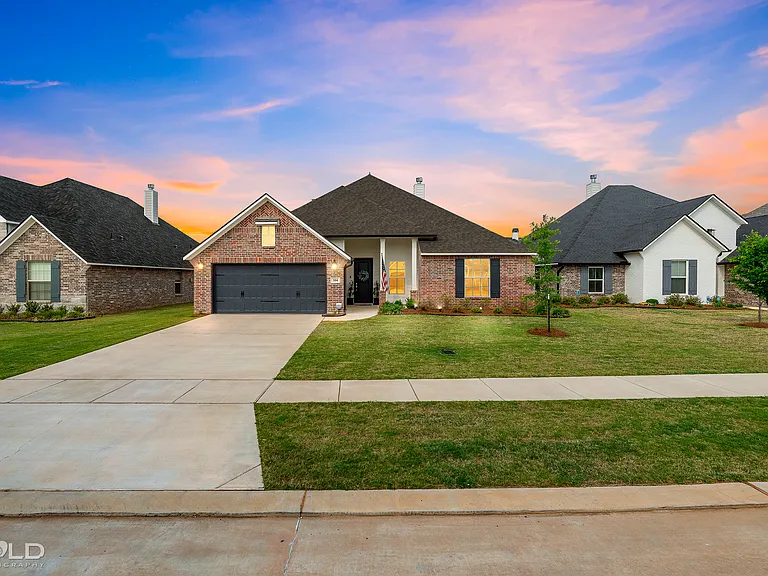304 Prien Lake Loop — Photo 1