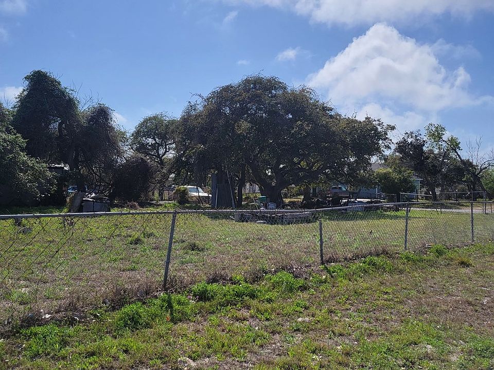 2nd image of 239 W Blossom Ave