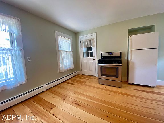 3rd image of 15 Lake St Unit 2