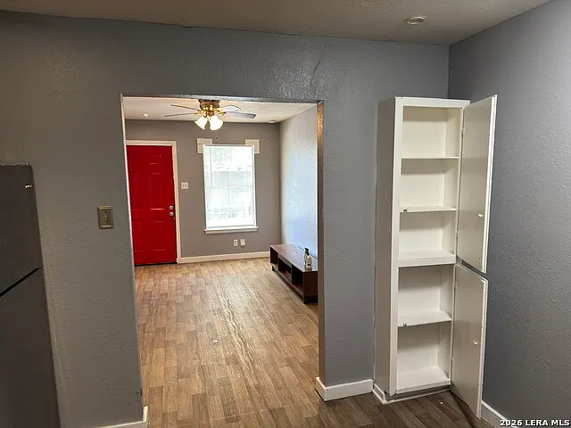 1 bed, 1.0 bath, 4398 sqft, $800 — Photo 3